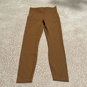 Lululemon women’s leggings with pockets size 6